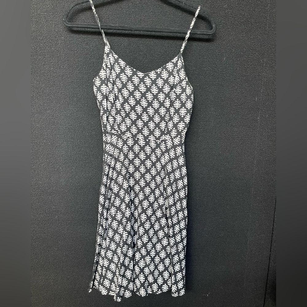 Old Navy black & white summer dress Small